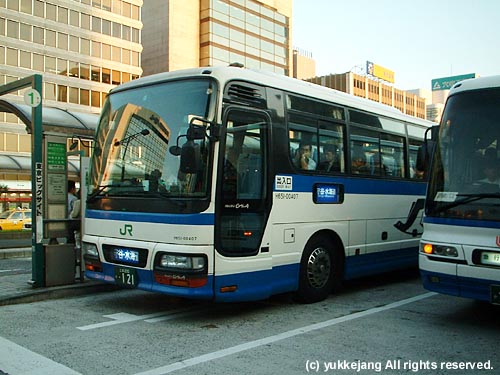 JR Bus Kanto - bound for Moriya and Mitsukaido