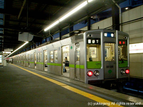 Toei Shinjuku Line Type 10-000 EMU