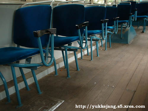 2004年7月撮影分 - 都営バス木の床と座席