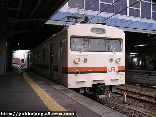 岳南鉄道 - 身延線クモハ123系電車