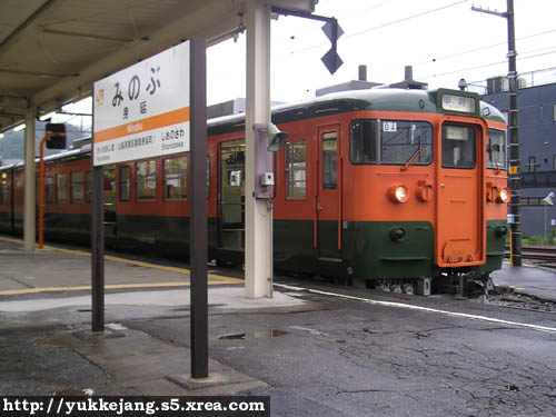 岳南鉄道 - 身延駅で20分くらい停車