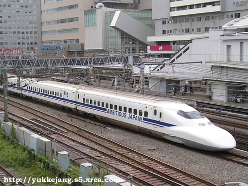 東海道・山陽新幹線 - 700系「AMBITIOUS JAPAN!」