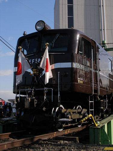 EF5861電気機関車 - 先頭部(1)