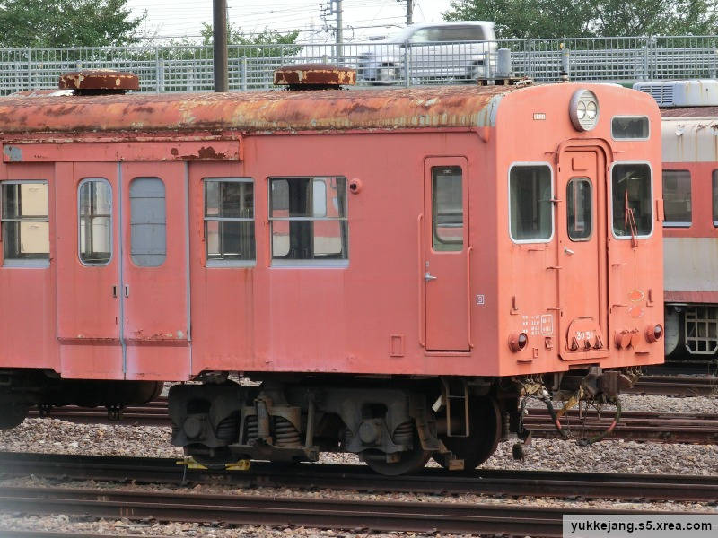 キハ30 51 (2位側）