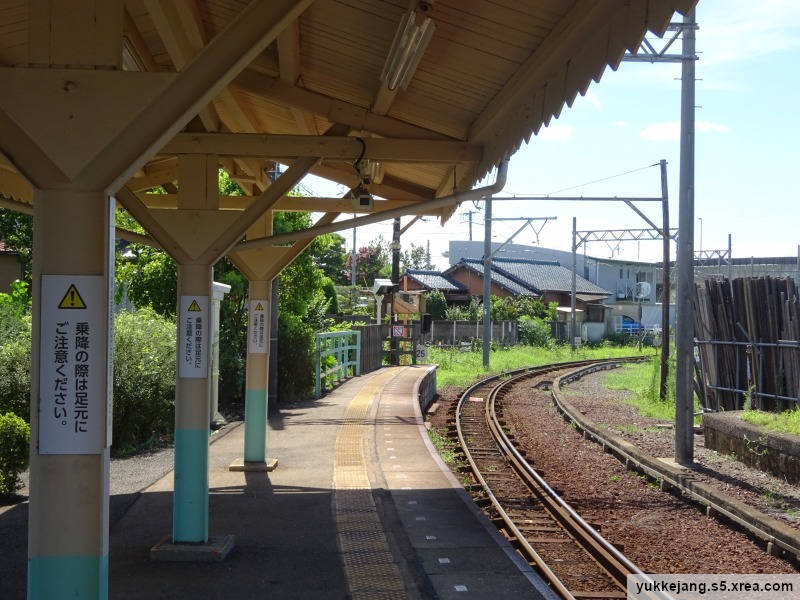 日永駅の西日野方面行ホーム