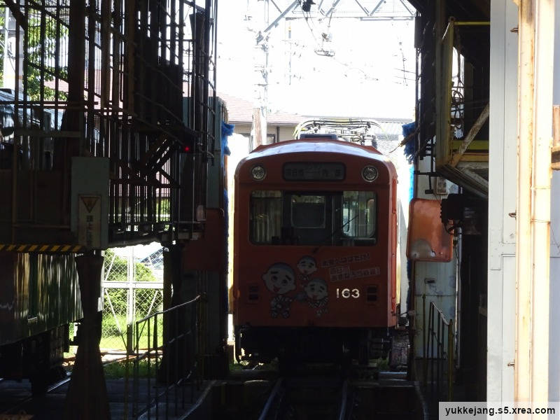 車庫内のク163号車