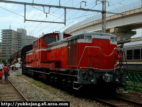 DD51842柴油機車 - 車輛
